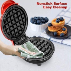 MINI WAFFLE MAKER