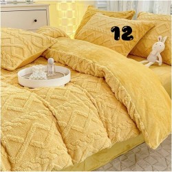 Gorgeous Geometric Style Fleece Queen to King Size Comforter Set