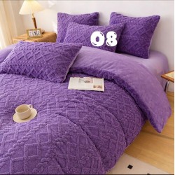 Gorgeous Geometric Style Fleece Queen to King Size Comforter Set