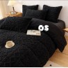 Gorgeous Geometric Style Fleece Queen to King Size Comforter Set
