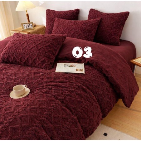 Gorgeous Geometric Style Fleece Queen to King Size Comforter Set