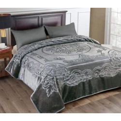 Luxurious 3-Ply Blankets – Plain & Stylish Designs