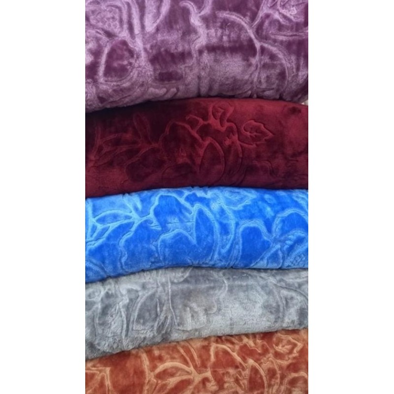 Luxurious 3-Ply Blankets – Plain & Stylish Designs